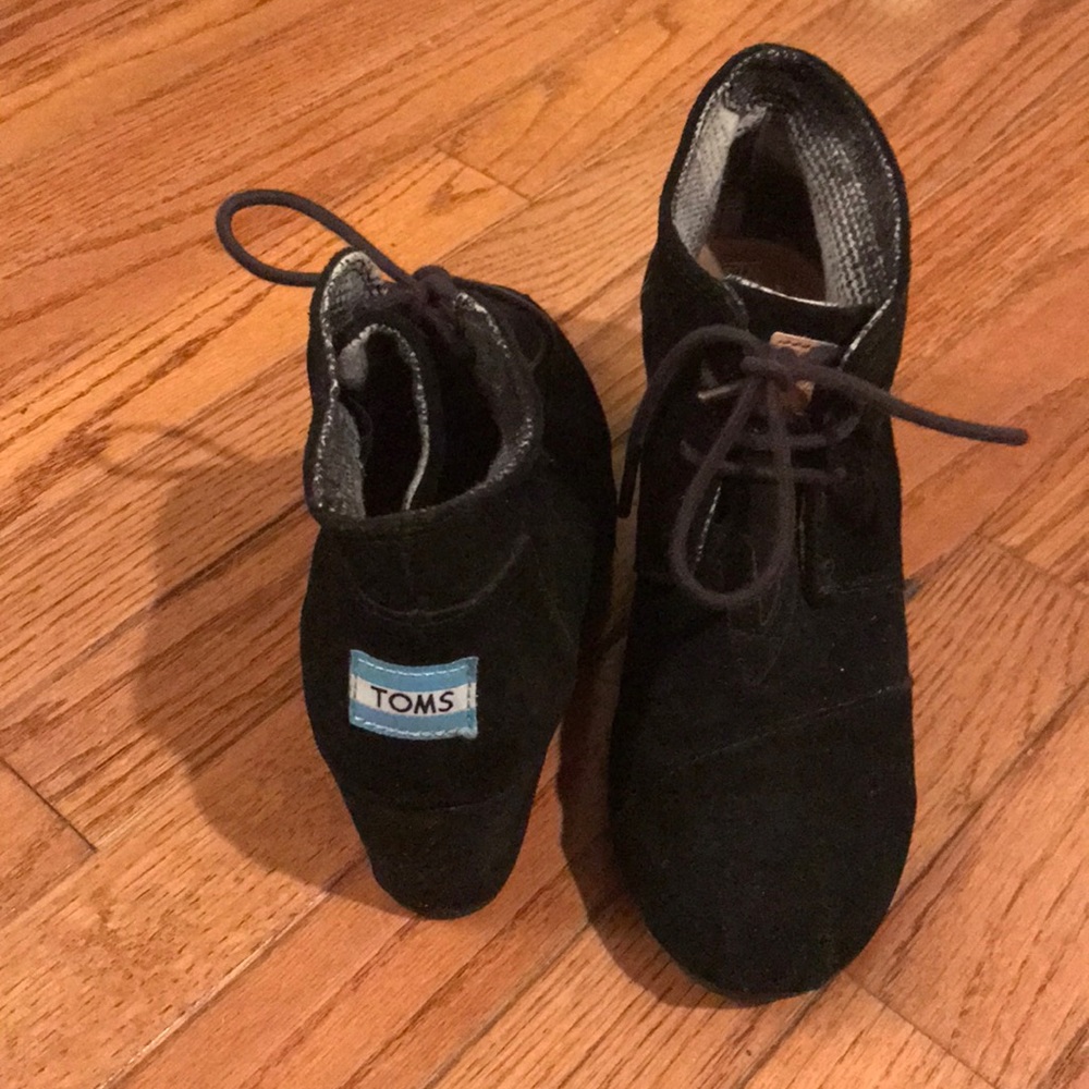 Women’s Toms